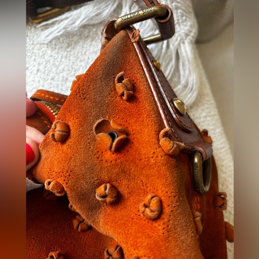 Louis Vuitton Onatah Fleurs GM suede hobo bag - Picture 13 of 14